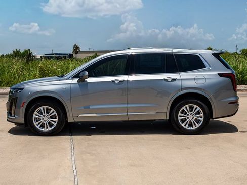 New 2025 Cadillac XT6 Luxury image 8