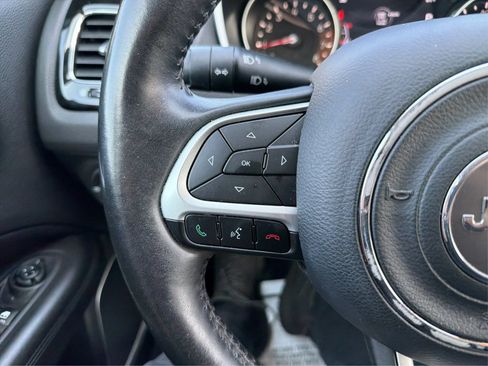 Used 2019 Jeep Compass Latitude AWD/4WD image 28
