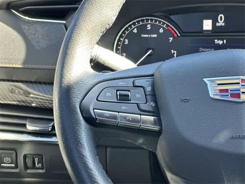 Used 2023 Cadillac XT4 Sport image 9