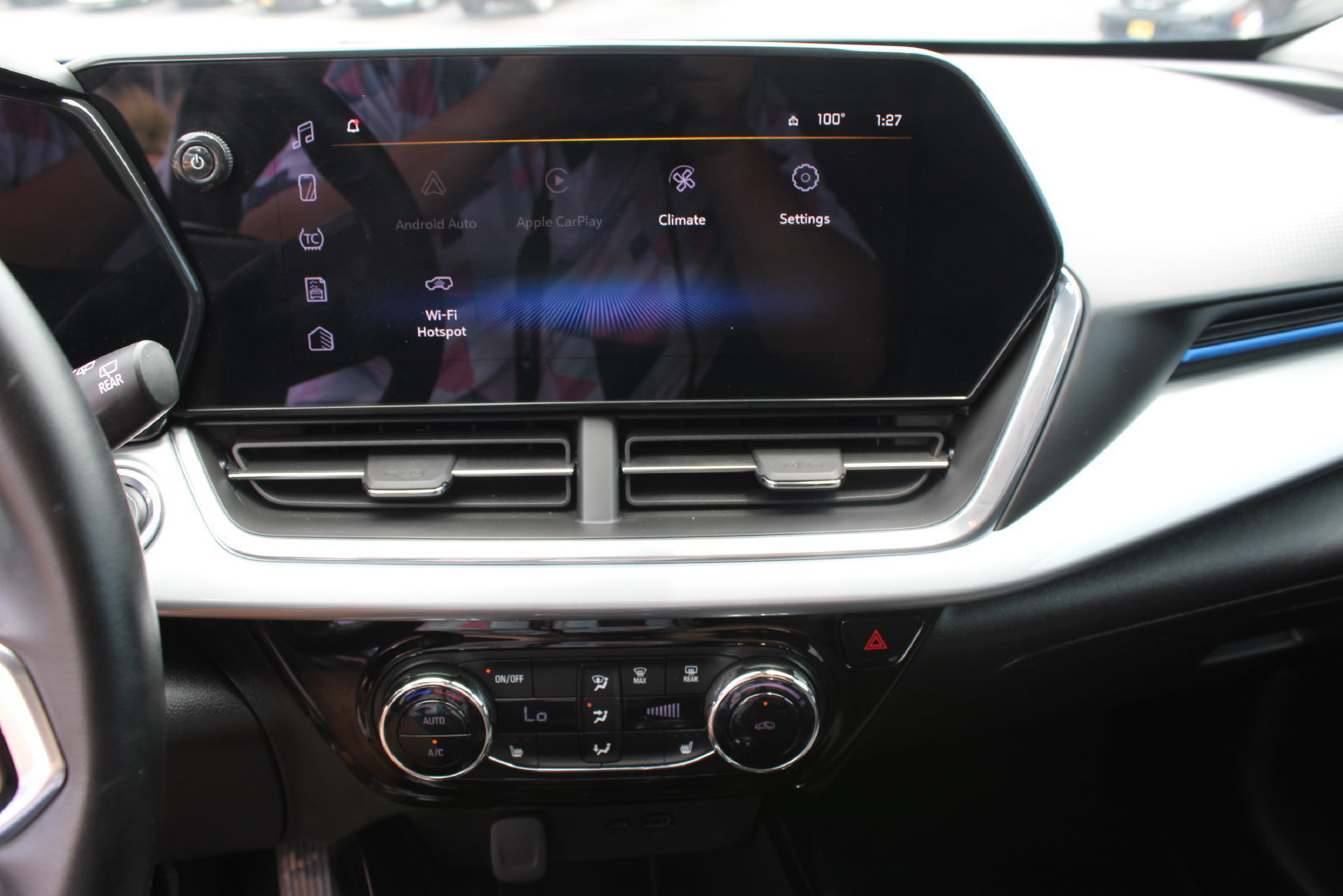 Used 2024 Chevrolet Trax LT w/ Driver Confidence Package FWD image 14
