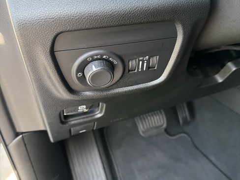 Used 2024 Jeep Grand Cherokee Laredo X w/ Luxury Tech Group I RWD image 14