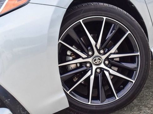 Used 2023 Toyota Camry SE image 4