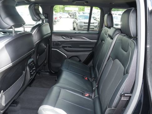 Used 2022 Jeep Grand Cherokee Overland w/ Luxury Tech Group IV AWD/4WD image 25