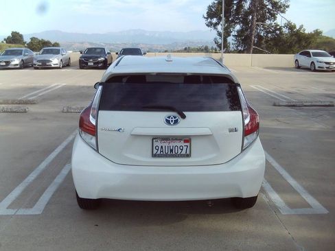 Used 2015 Toyota Prius C One FWD image 4