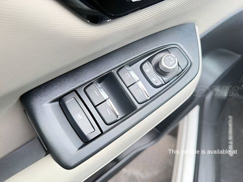 Used 2025 Subaru Forester Limited image 32
