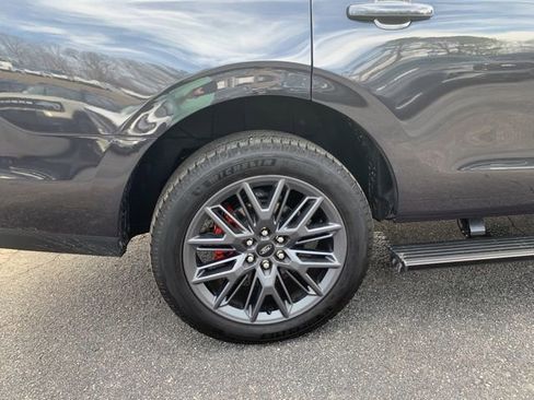 New 2025 Ford Expedition Platinum w/ Stealth Performance Package image 38