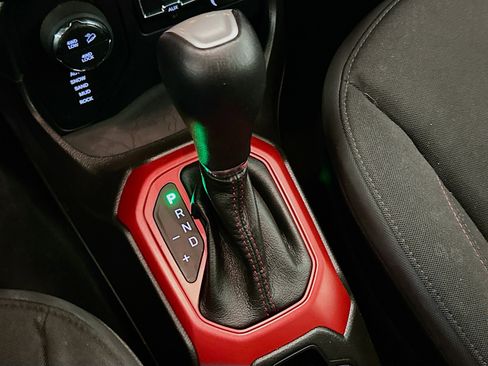 Used 2017 Jeep Renegade Trailhawk w/ Popular Equipment Group image 24