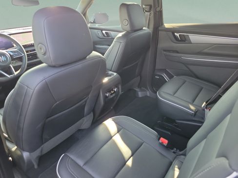 Used 2025 Buick Enclave Sport Touring FWD image 39