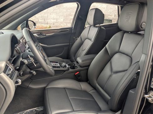 Certified 2026 Porsche Macan Turbo AWD/4WD image 5