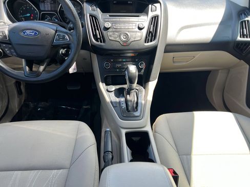 Used 2016 Ford Focus SE FWD image 11
