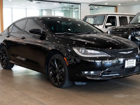 Used 2015 Chrysler 200 S w/ Navigation & Sound Group I AWD/4WD image 3