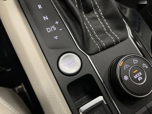 Used 2022 Volkswagen Atlas SE w/ Panoramic Sunroof Package image 22