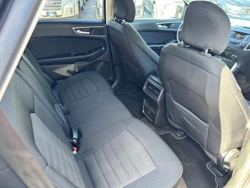 Used 2018 Ford Edge SEL image 25