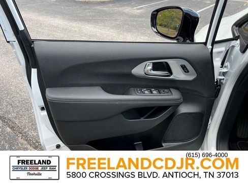 New 2026 Chrysler Pacifica Limited w/ S Appearance Package image 18