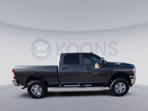 Used 2024 RAM 2500 Tradesman w/ Chrome Appearance Group image 8