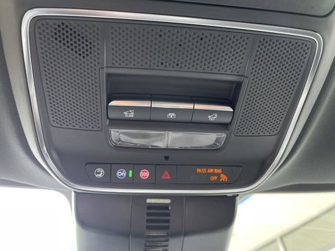 Used 2025 Chevrolet Traverse High Country w/ LPO, Floor Liner Package AWD/4WD image 28