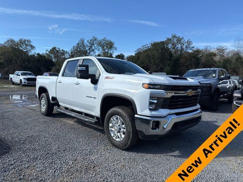 Used 2024 Chevrolet Silverado 2500 LT image 7