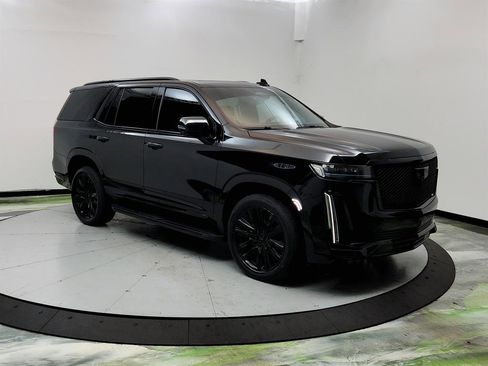 Used 2021 Cadillac Escalade Sport RWD image 3