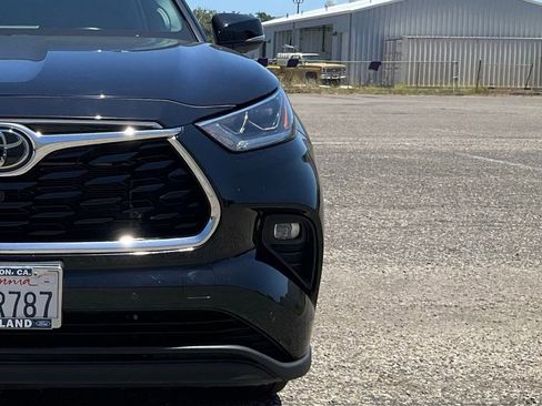 Used 2021 Toyota Highlander Limited FWD image 56