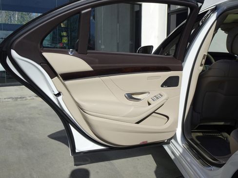 Used 2020 Mercedes-Benz S 450 Sedan w/ AMG Line Exterior image 15