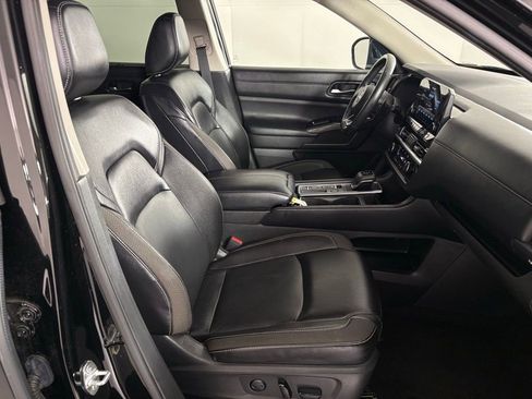 Used 2023 Nissan Pathfinder SL image 43