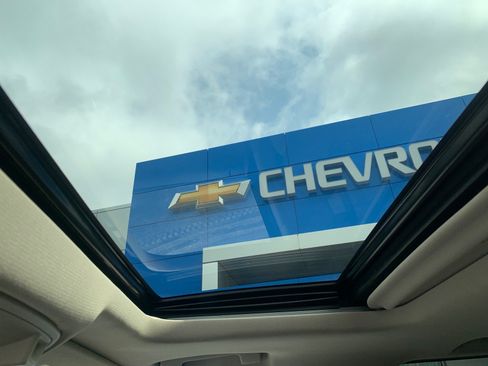 Used 2019 Chevrolet Suburban Premier AWD/4WD image 10