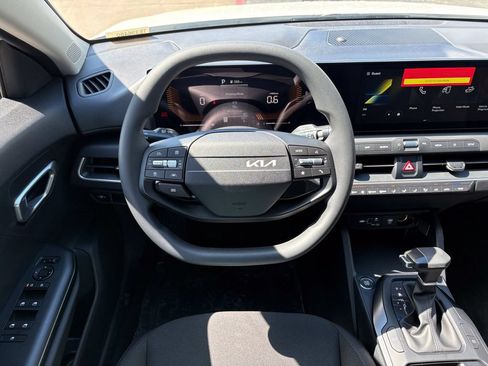New 2026 Kia K4 FWD image 16