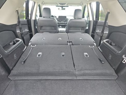 Used 2023 Nissan Pathfinder SL FWD image 24