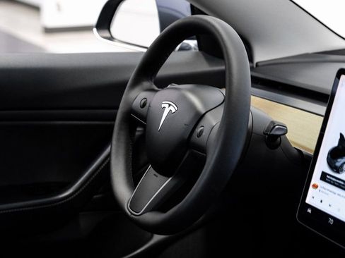 Used 2020 Tesla Model 3 Long Range image 18