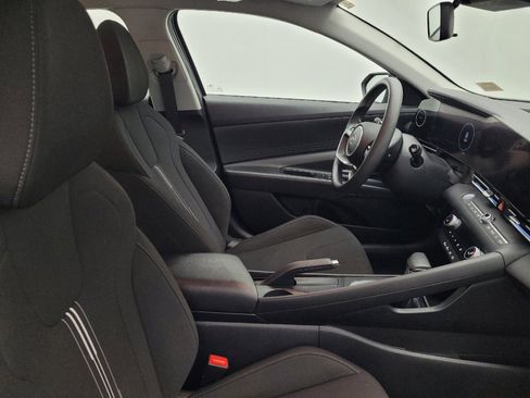 Used 2024 Hyundai Elantra SEL image 21