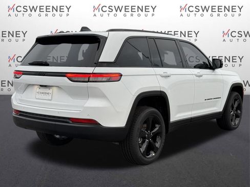 New 2025 Jeep Grand Cherokee Altitude image 5