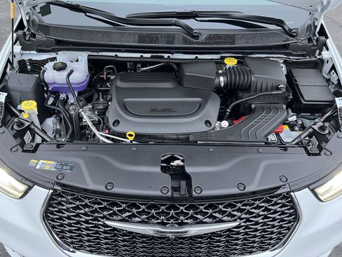 New 2026 Chrysler Pacifica Select image 53