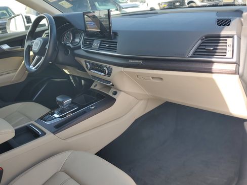 Used 2021 Audi Q5 Premium w/ Convenience Package image 19