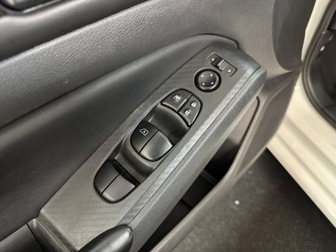 Used 2024 Nissan Altima 2.5 S FWD image 16