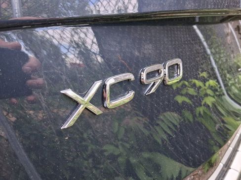 New 2026 Volvo XC90 T8 Ultra w/ Protection Package Premier AWD/4WD image 7
