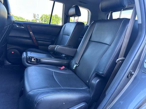 Used 2013 Toyota Highlander Limited FWD image 26