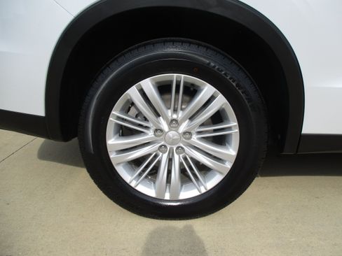Used 2023 Mitsubishi Outlander ES AWD/4WD image 11