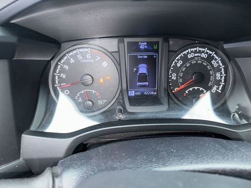 Used 2019 Toyota Tacoma SR5 image 7