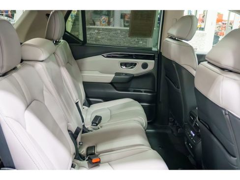 Used 2023 Honda Pilot Touring image 20