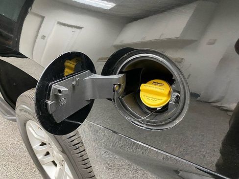 Used 2015 Chevrolet Tahoe LS image 27