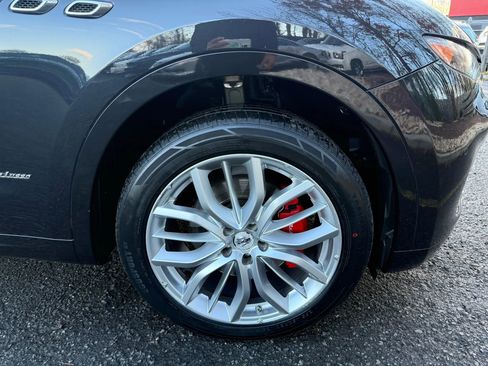Used 2019 Maserati Levante GranLusso image 38