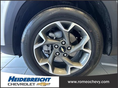 Used 2024 Chevrolet Trax LT w/ Driver Confidence Package FWD image 7