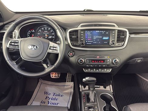 Used 2019 Kia Sorento SX image 18