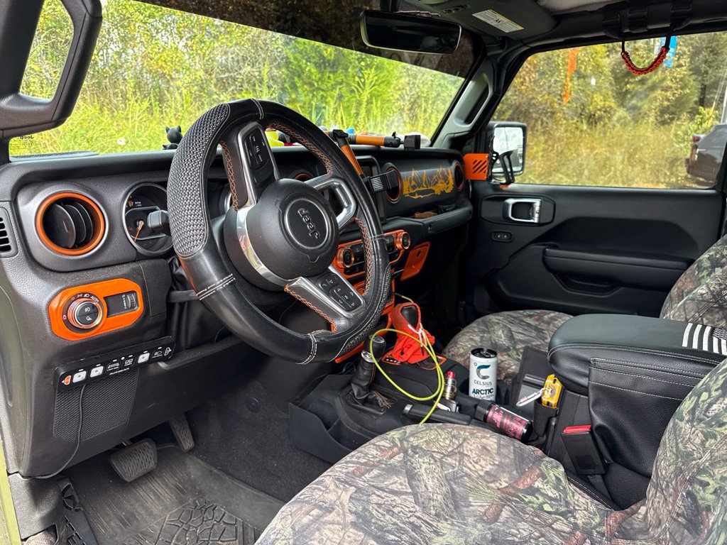 Used 2023 Jeep Gladiator Mojave AWD/4WD image 6