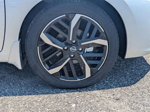 New 2025 Nissan Versa SR w/ Trunk Package image 11