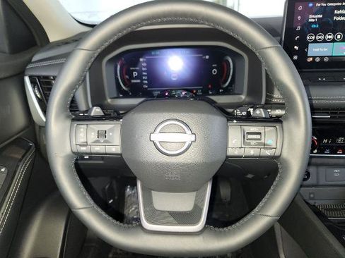 Certified 2025 Nissan Rogue SL w/ Tech Package image 25