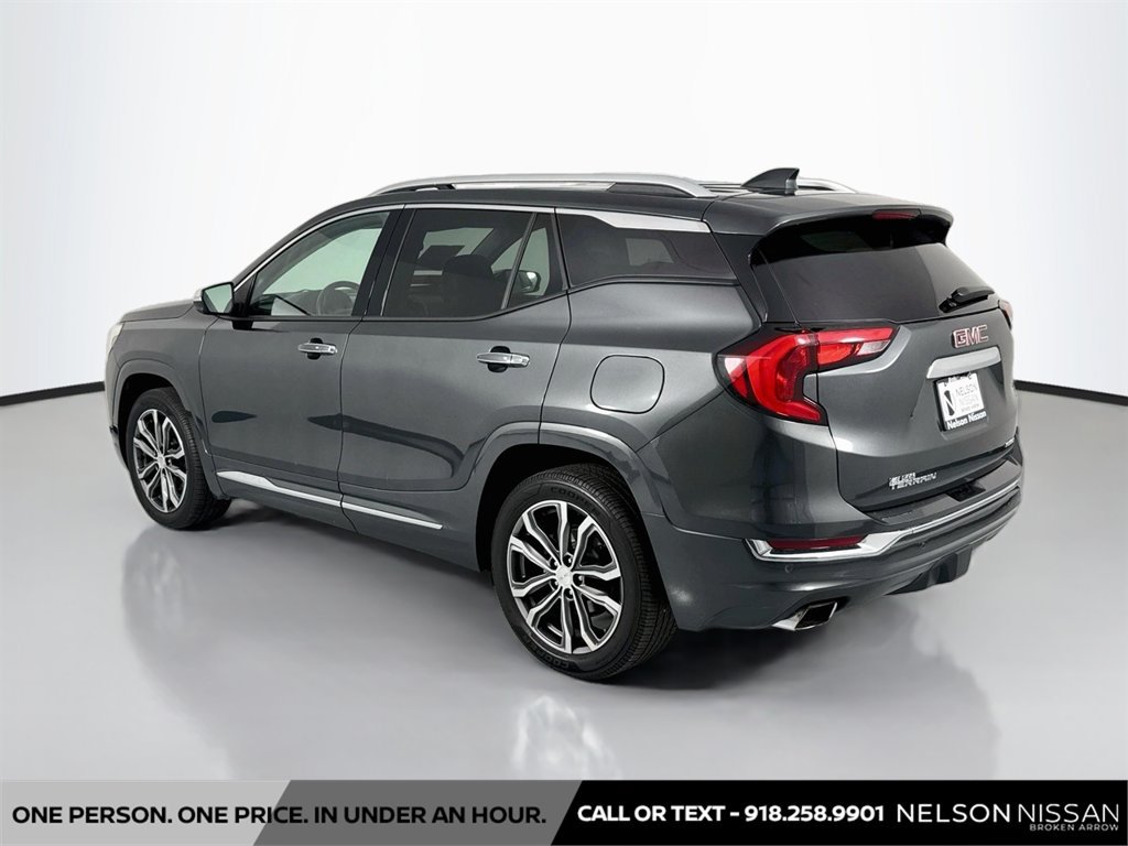 Used 2020 GMC Terrain Denali w/ Denali Premium Package AWD/4WD image 7