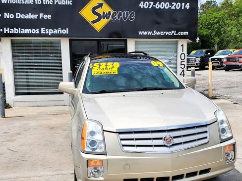 Used 2009 Cadillac SRX 2WD w/ Third Row Seating Package image 4
