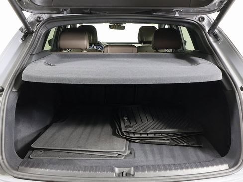 Used 2024 Audi Q4 e-tron Premium Plus image 16