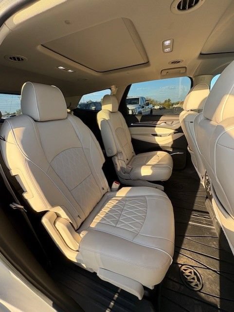 Used 2023 Buick Enclave Avenir w/ Avenir Technology Package FWD image 11